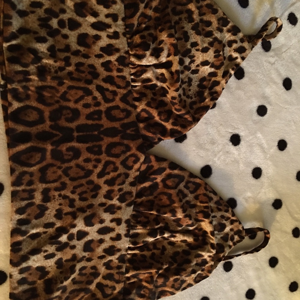 Leopard print short top